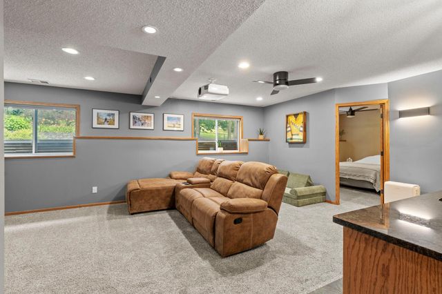 10161 176th Avenue NW, Elk River, MN 55330