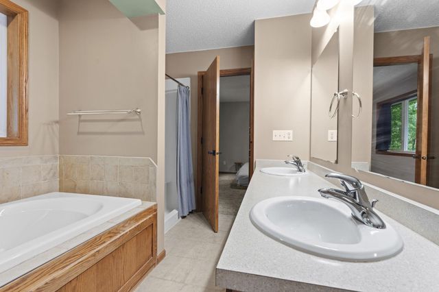 10161 176th Avenue NW, Elk River, MN 55330