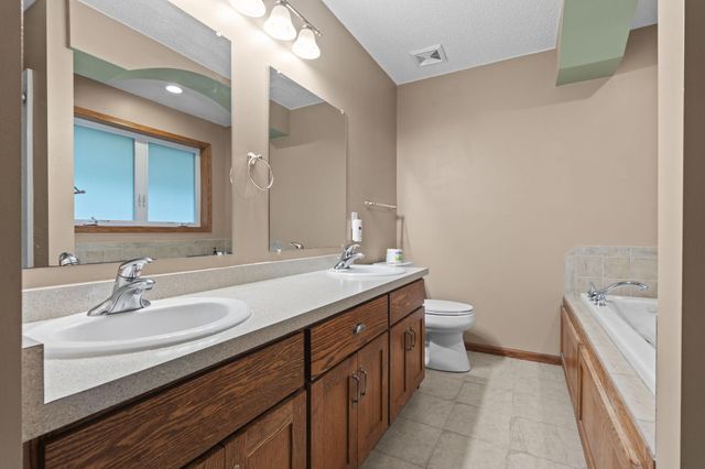 10161 176th Avenue NW, Elk River, MN 55330