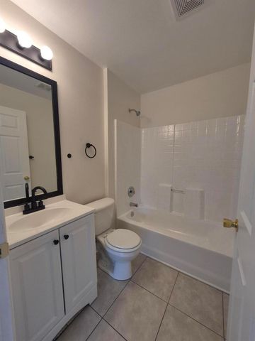 1042 Lava Street SE, Palm Bay, FL 32909