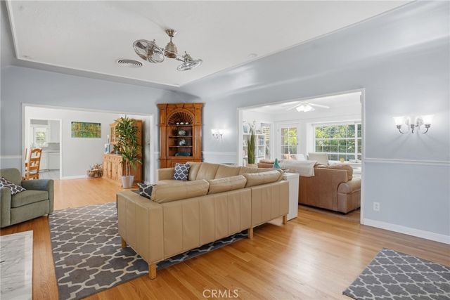 227 El Cerrito, Bakersfield, CA 93305