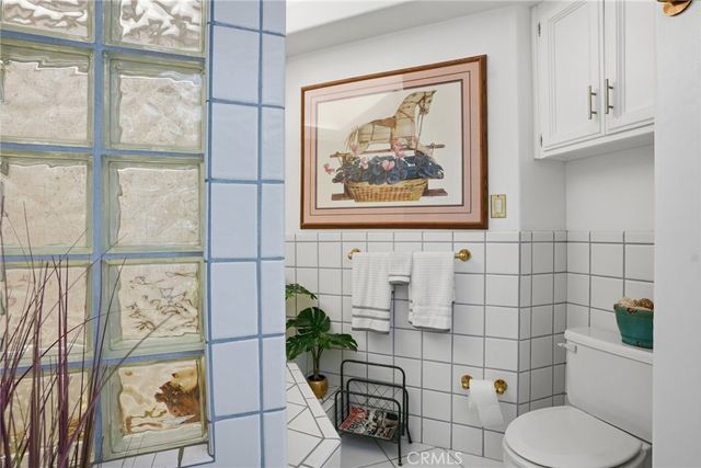 227 El Cerrito, Bakersfield, CA 93305