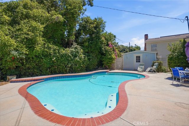 227 El Cerrito, Bakersfield, CA 93305