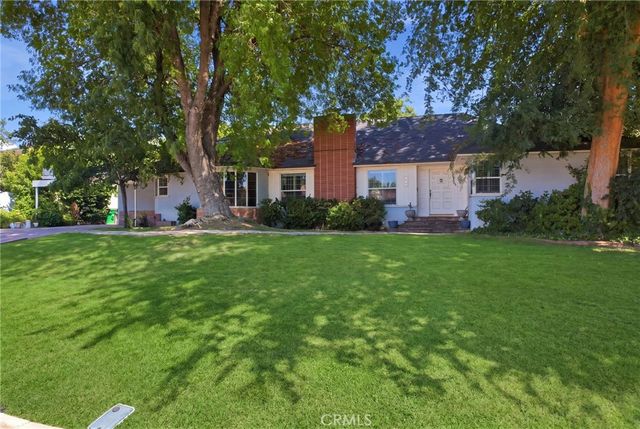 227 El Cerrito, Bakersfield, CA 93305