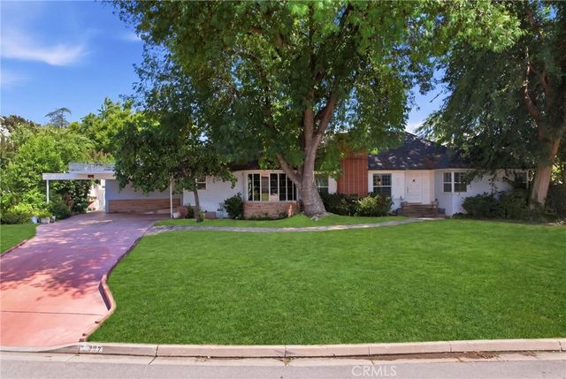 227 El Cerrito, Bakersfield, CA 93305