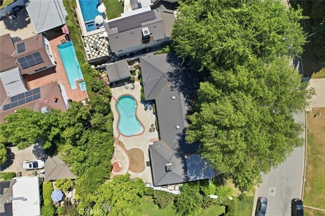 227 El Cerrito, Bakersfield, CA 93305