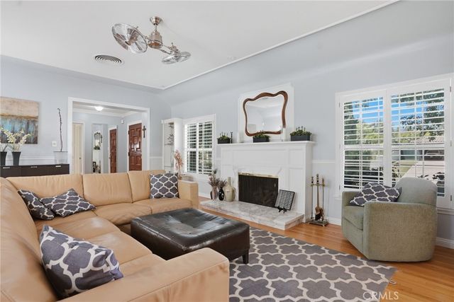 227 El Cerrito, Bakersfield, CA 93305