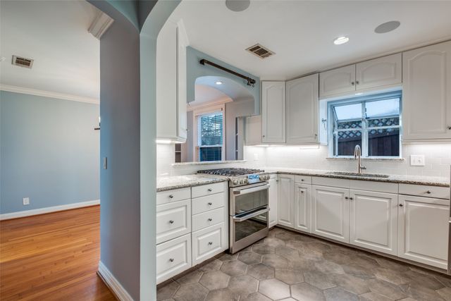 818 Valencia Street, Dallas, TX 75223