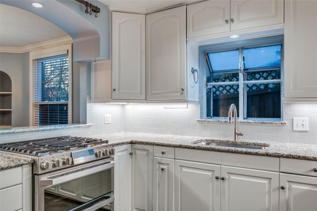 818 Valencia Street, Dallas, TX 75223