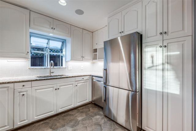 818 Valencia Street, Dallas, TX 75223