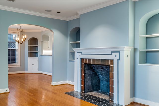 818 Valencia Street, Dallas, TX 75223