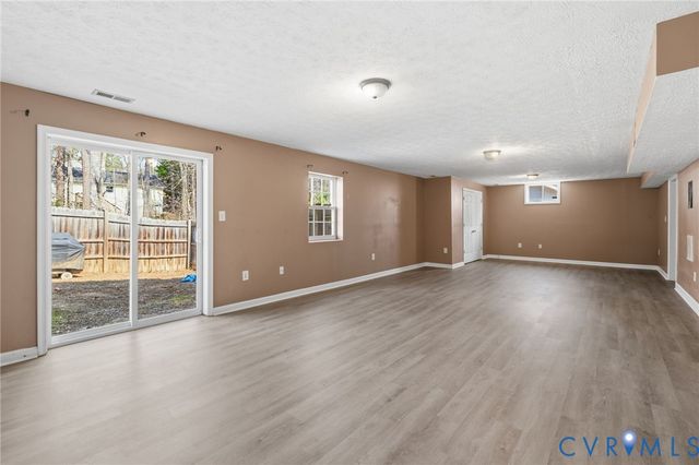 504 Gloucester Dr, Ruther Glen, VA 22546