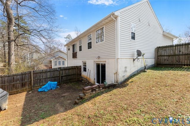 504 Gloucester Dr, Ruther Glen, VA 22546