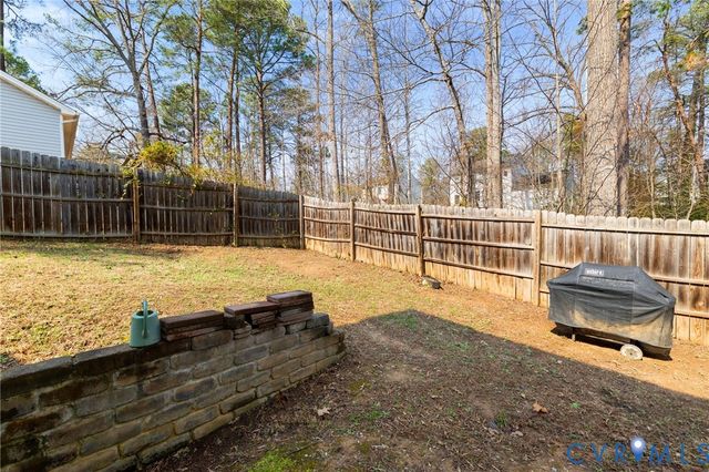 504 Gloucester Dr, Ruther Glen, VA 22546