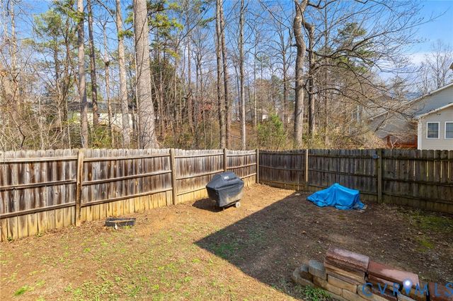 504 Gloucester Dr, Ruther Glen, VA 22546