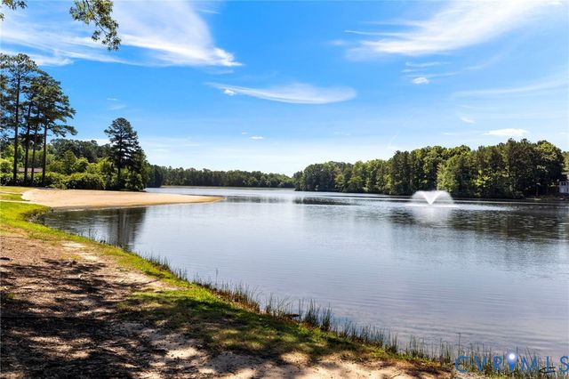 504 Gloucester Dr, Ruther Glen, VA 22546