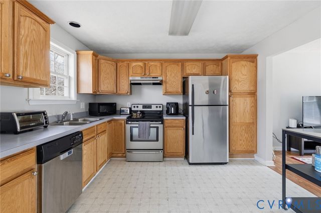 504 Gloucester Dr, Ruther Glen, VA 22546