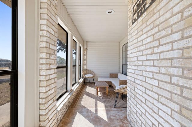 9203 S Us Highway 77 Highway, Rockdale, TX 76567