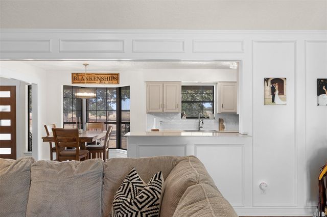 9203 S Us Highway 77 Highway, Rockdale, TX 76567