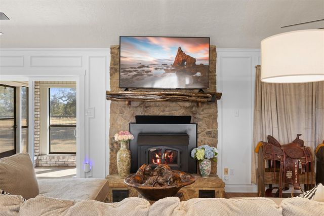 9203 S Us Highway 77 Highway, Rockdale, TX 76567