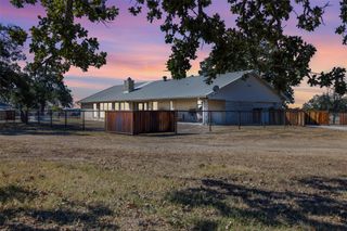 9203 S Us Highway 77 Highway, Rockdale, TX 76567