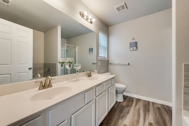 6916 Derbyshire Drive, Fort Worth, TX 76137