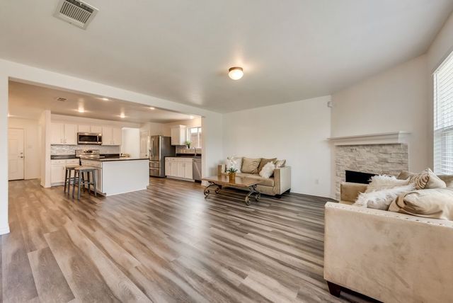 6916 Derbyshire Drive, Fort Worth, TX 76137