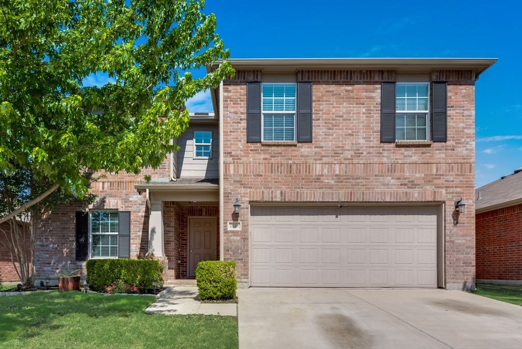 6916 Derbyshire Drive, Fort Worth, TX 76137