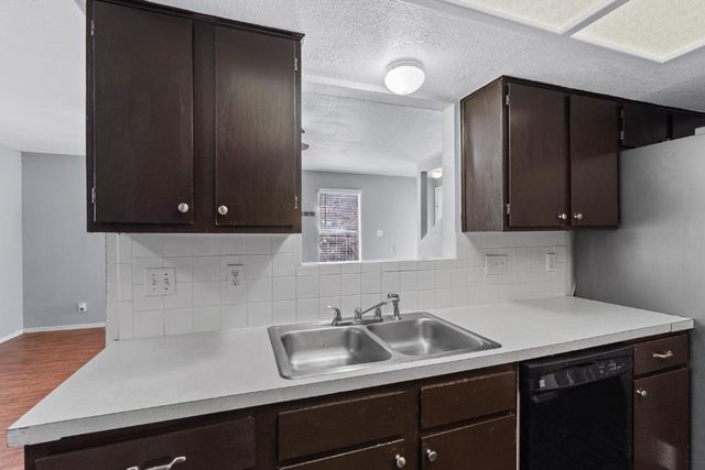 9203 Kempler DR B, Austin, TX 78748