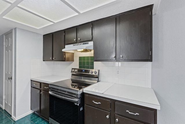 9203 Kempler DR B, Austin, TX 78748