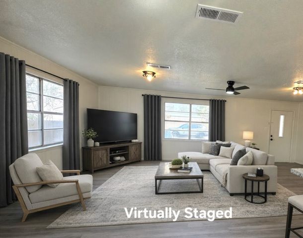 406 E Brazos Street, Groesbeck, TX 76642