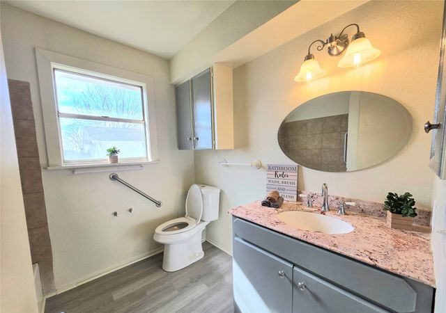 406 E Brazos Street, Groesbeck, TX 76642