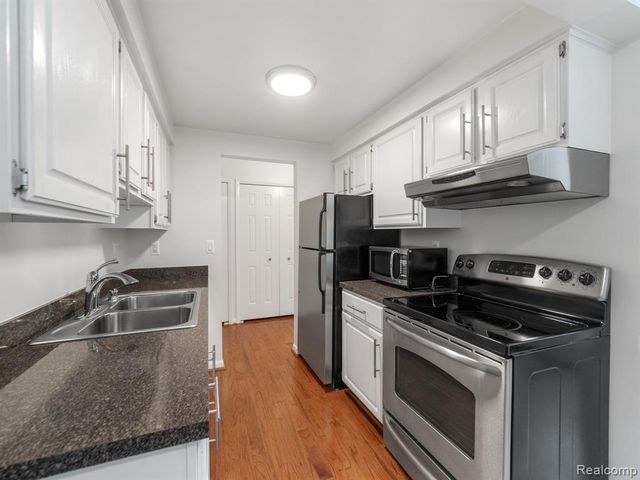 411 S Old Woodward Avenue Unit 925, Birmingham, MI 48009