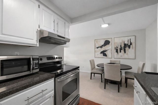 411 S Old Woodward Avenue Unit 925, Birmingham, MI 48009