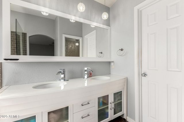 5257 W BELMONT Avenue, Glendale, AZ 85301