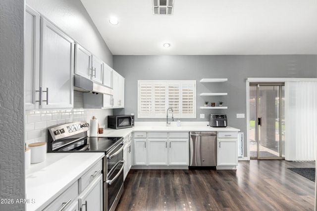 5257 W BELMONT Avenue, Glendale, AZ 85301