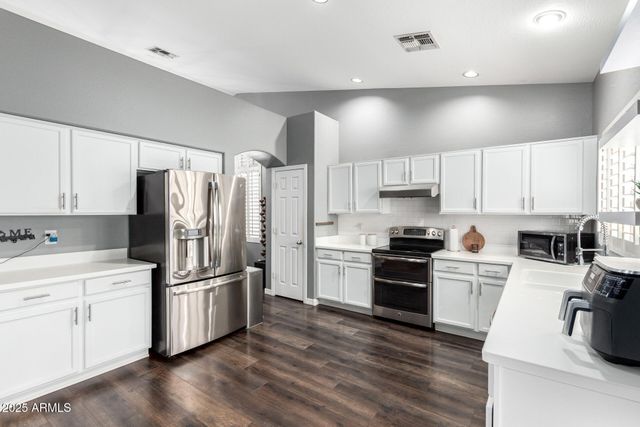 5257 W BELMONT Avenue, Glendale, AZ 85301