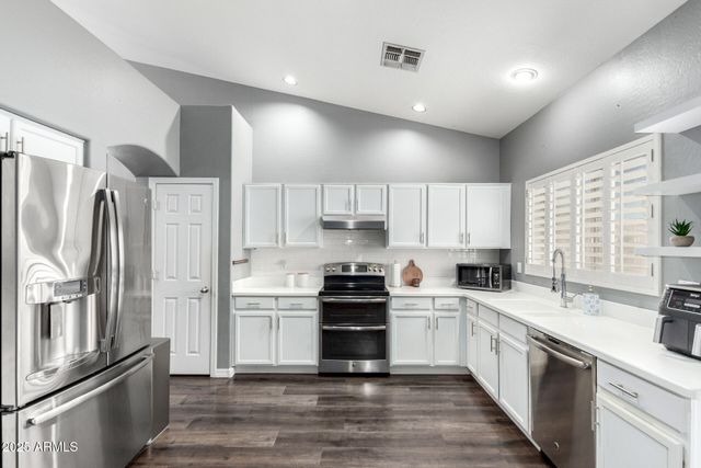 5257 W BELMONT Avenue, Glendale, AZ 85301