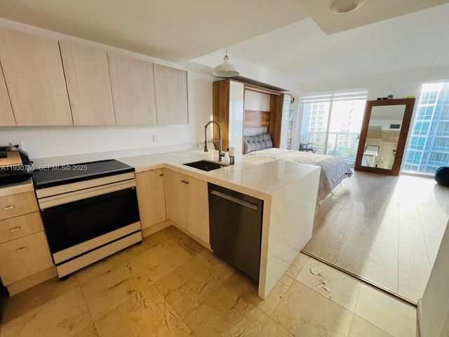 10275 Collins Ave 904, Bal Harbour, FL 33154