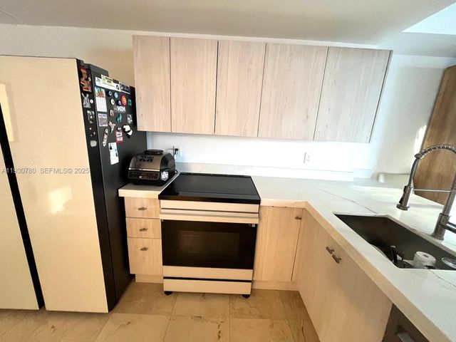 10275 Collins Ave 904, Bal Harbour, FL 33154