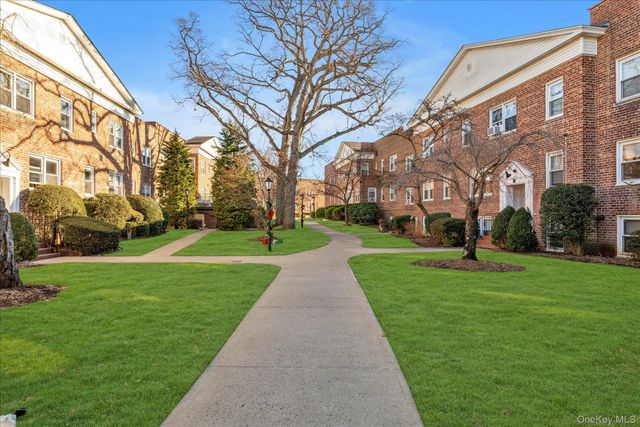 195 N Village Avenue G-2, Rockville Centre, NY 11570