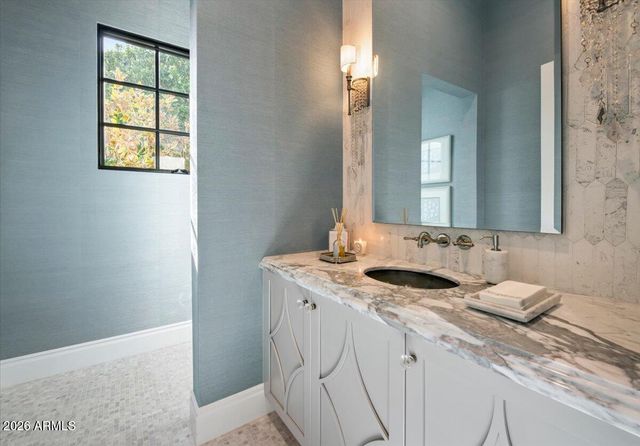 5022 E ORCHID Lane, Paradise Valley, AZ 85253