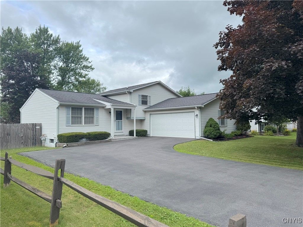 8467 Torchwood Lane, Cicero, NY 13039