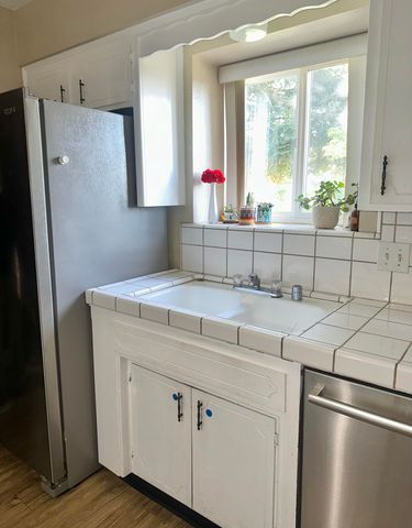 2350 S Dollner Street, Visalia, CA 93277