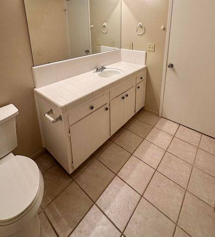 2350 S Dollner Street, Visalia, CA 93277