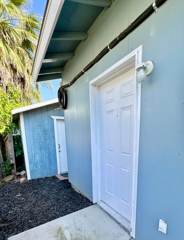 2350 S Dollner Street, Visalia, CA 93277