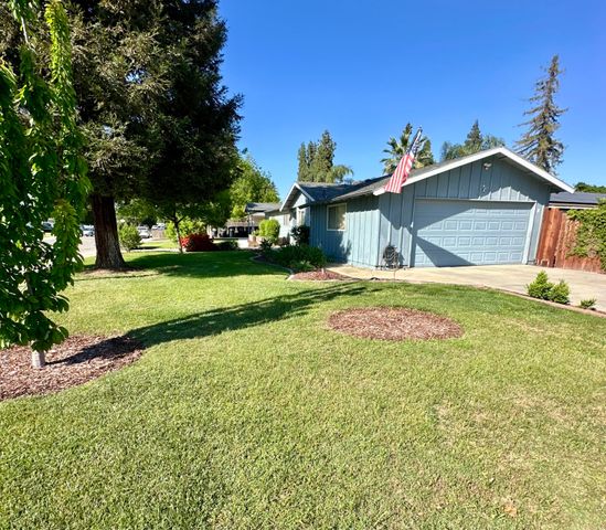 2350 S Dollner Street, Visalia, CA 93277