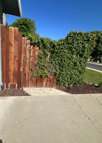 2350 S Dollner Street, Visalia, CA 93277