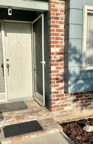 2350 S Dollner Street, Visalia, CA 93277