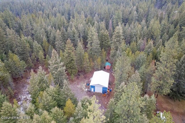 681 Hummingbird LN, Blanchard, ID 83804